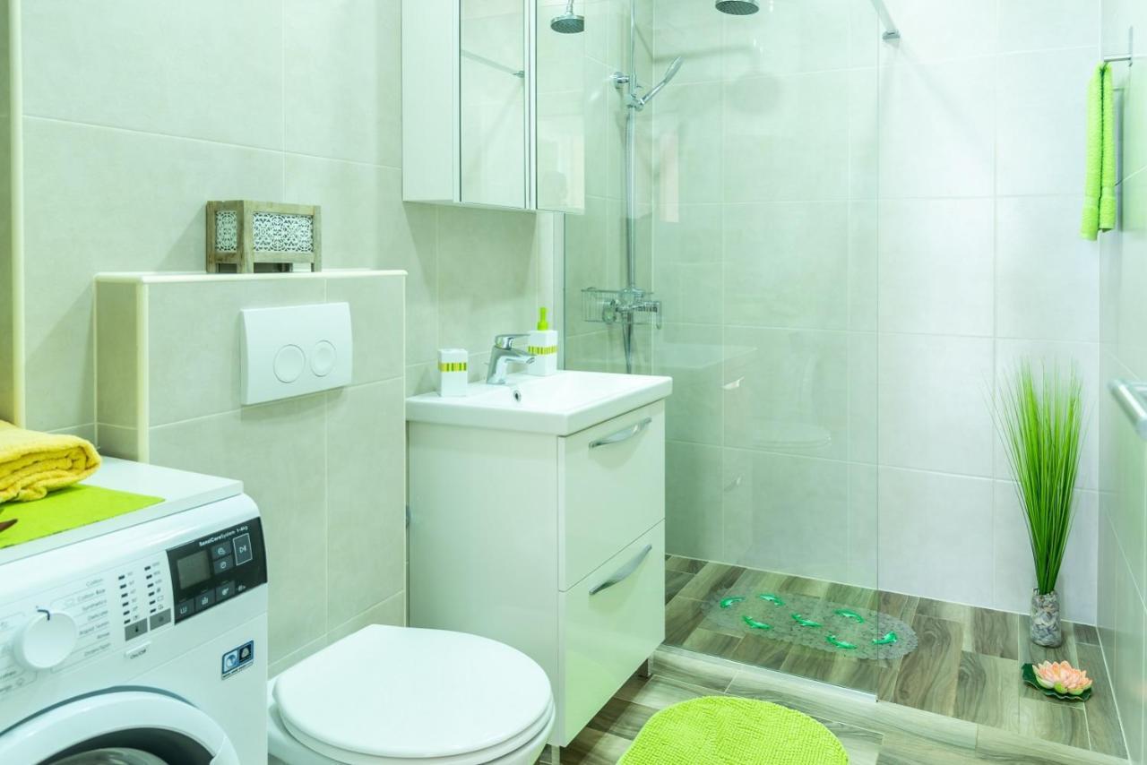 Apartment Bor - On The Beach Малинска Экстерьер фото